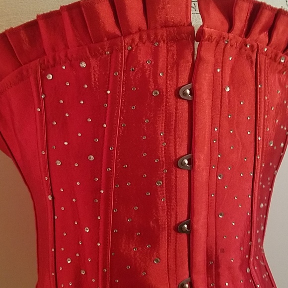 Red bustier with rhinestones - Picture 2 of 5